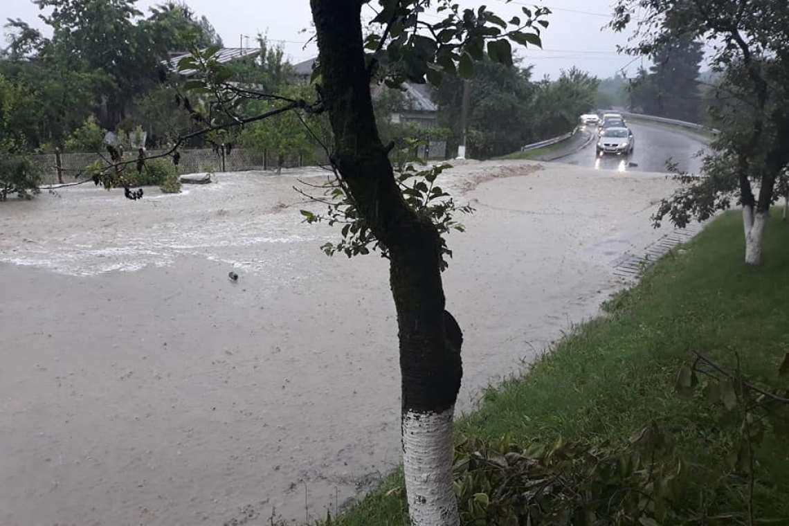 VIDEO| Cod PORTOCALIU de inundații. Breaza, lovită de viituri