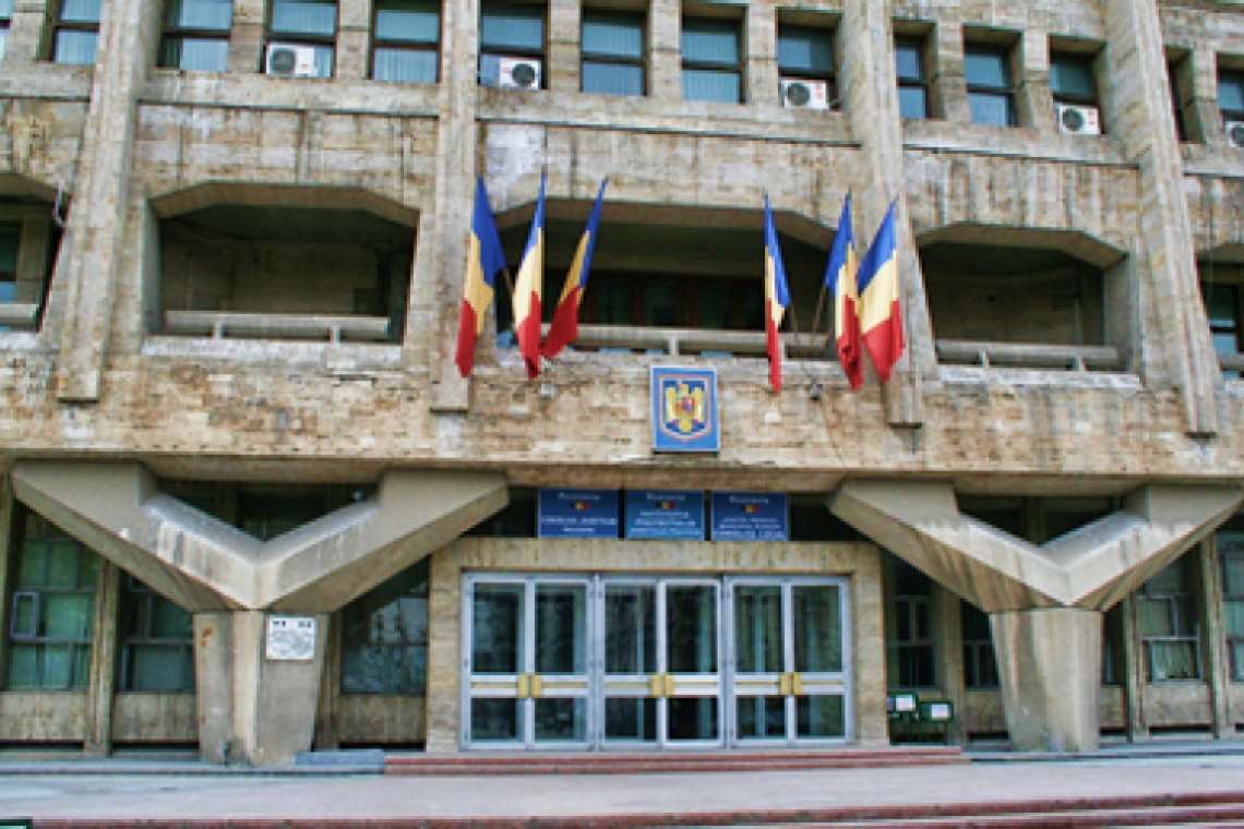 Reacția Prefecturii Prahova la acuzele primarului Volosevici că nu se implică în problema salubrităţii