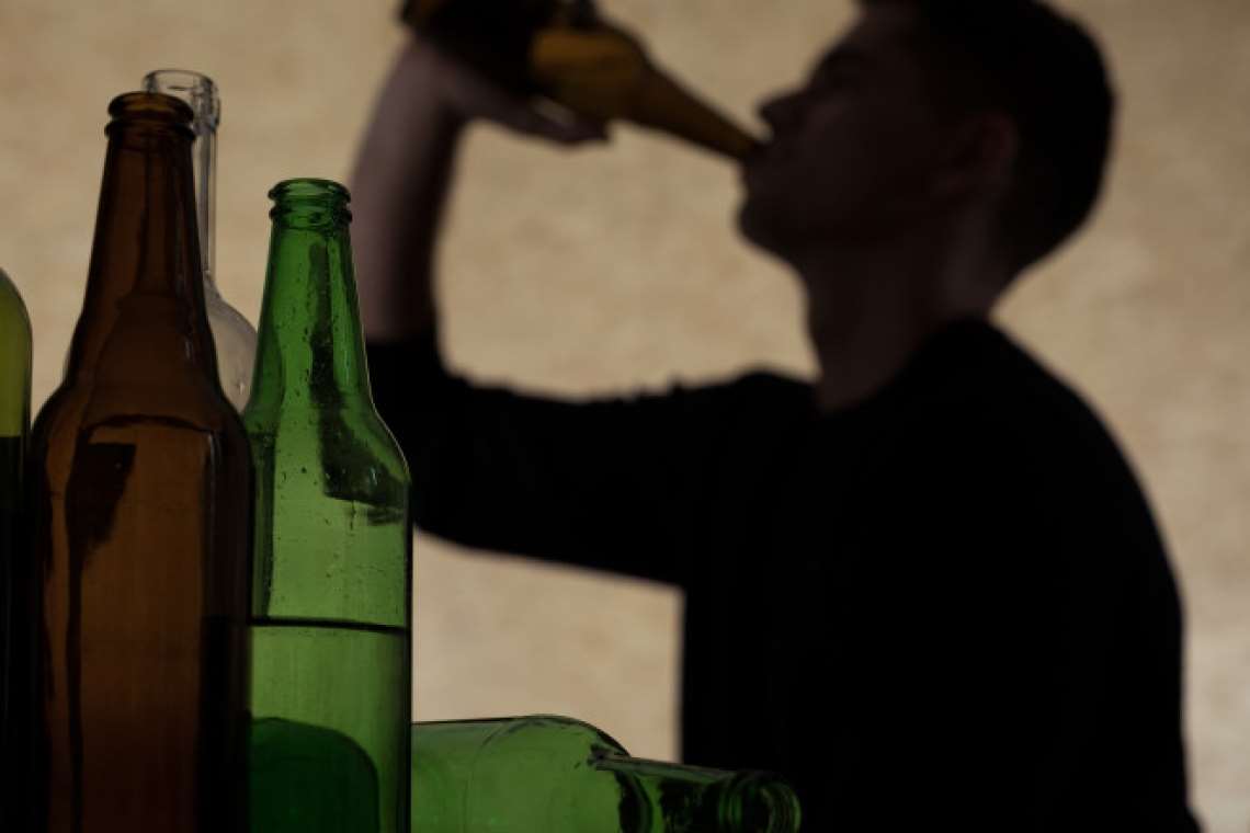 Alcoolul naște monștri! Un bărbat a murit după ce a fost bătut de prietenul de pahar 