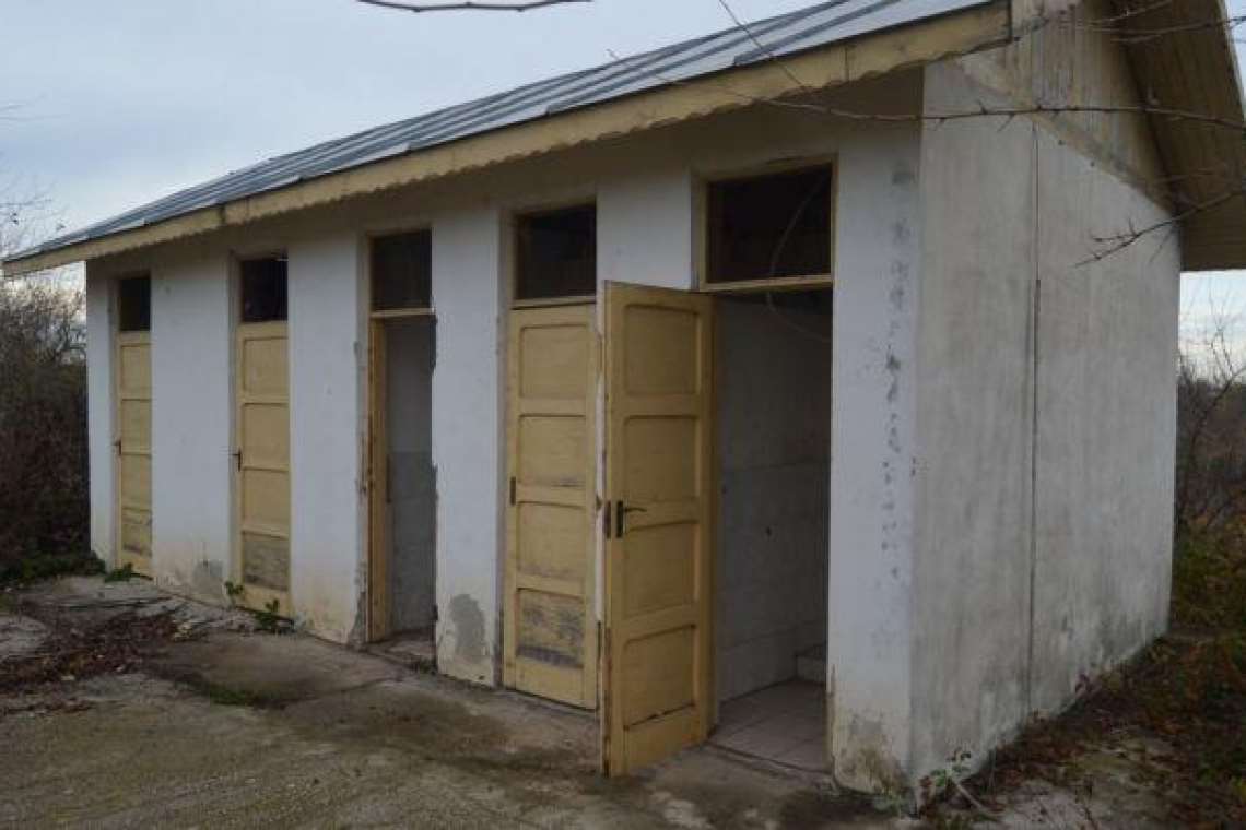 În Prahova încă există școli cu WC-uri în curte. Ministrul Educației:  Asta arată o slabă capacitate administrativă