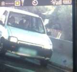 Șoferul unui Tico, prins în timp ce gonea cu peste 100 km/h într-o localitate din Prahova. Nu avea permis de conducere