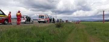 Accident pe A3, la Bărcănești. Trei persoane, transportate la spital