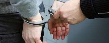 Un funcționar public din Prahova, amenințat cu un cuțit. Agresorul a fost reținut