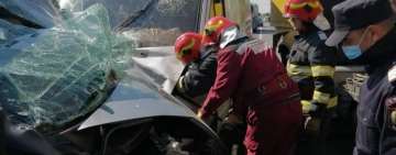 FOTO| Cinci persoane rănite într-un accident grav produs la Loloiasca