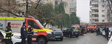 Explozie într-un bloc din Ploiești. O persoană, transportată la spital