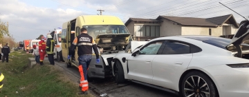 Accident rutier în Prahova! Un microbuz care transporta 18 copii a fost implicat