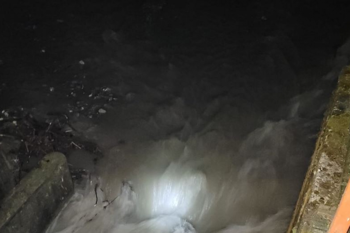 Pentru a remedia efectele fenomenelor meteo extreme, HIDRO PRAHOVA SA oprește apa în mai multe cartiere din Sinaia   