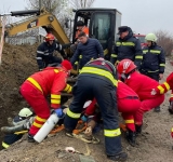 Muncitor îngropat de viu. Lucra la canalizarea din Urlați