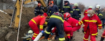 Muncitor îngropat de viu. Lucra la canalizarea din Urlați