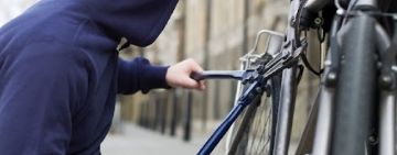 Prahovean reținut! A furat o bicicletă electrică din curtea vecinului