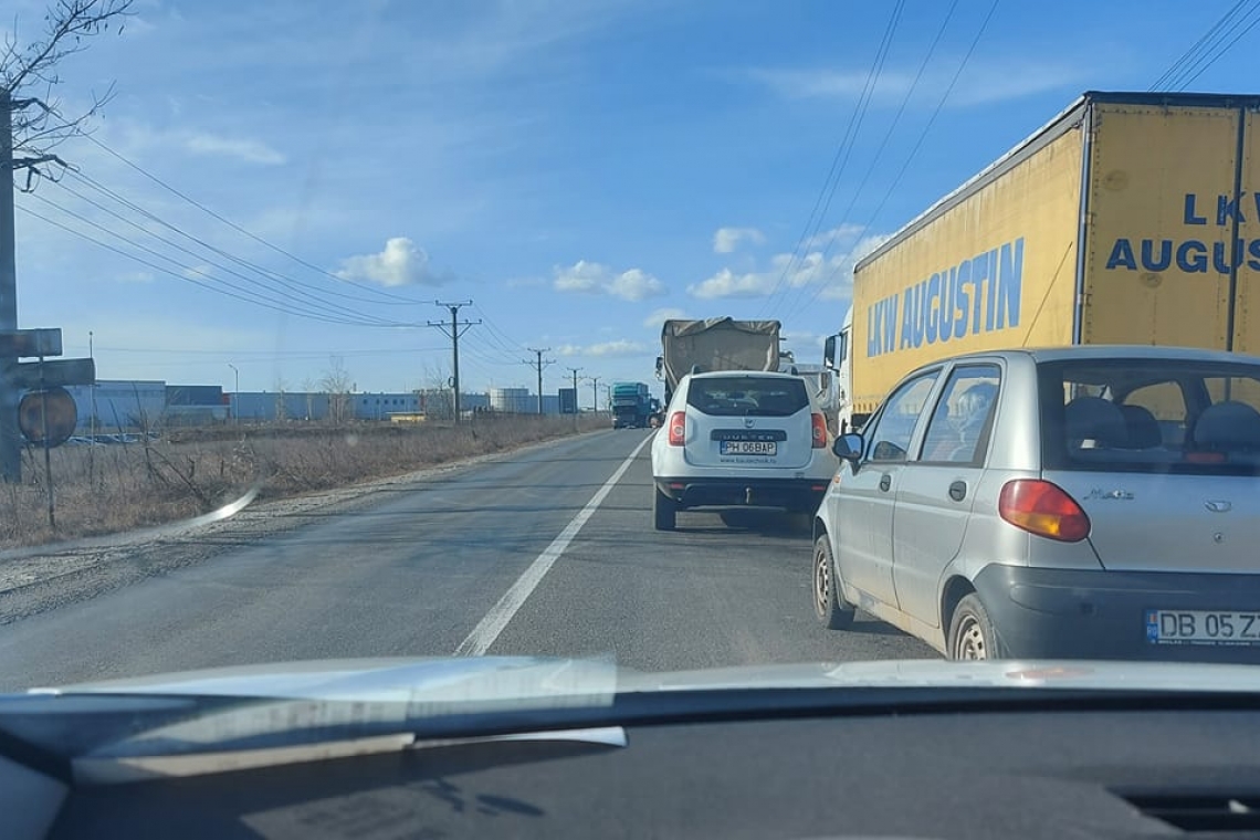 Accident pe DN72,la ieşirea din Ploieşti spre Târgovişte. Se circulă alternativ