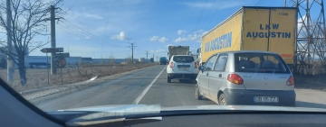 Accident pe DN72,la ieşirea din Ploieşti spre Târgovişte. Se circulă alternativ