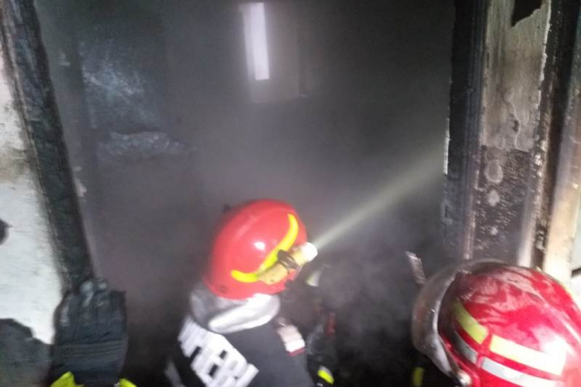 Incendiu violent la Bălțești. Două case, cuprinse de flăcări