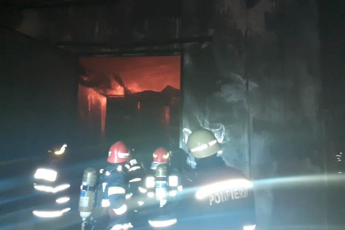 Incendiu devastator în Prahova. Un bărbat a fost găsit carbonizat