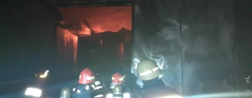 Incendiu devastator în Prahova. Un bărbat a fost găsit carbonizat