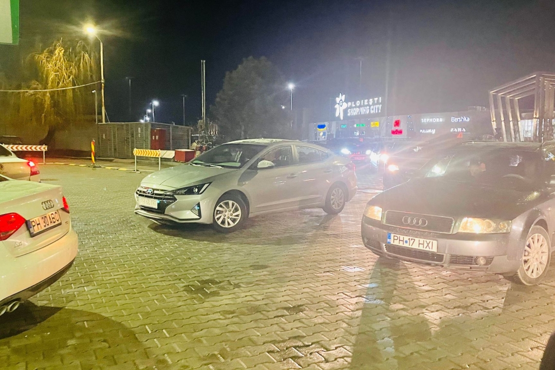Controale la benzinăriile din Prahova după isteria preţurilor