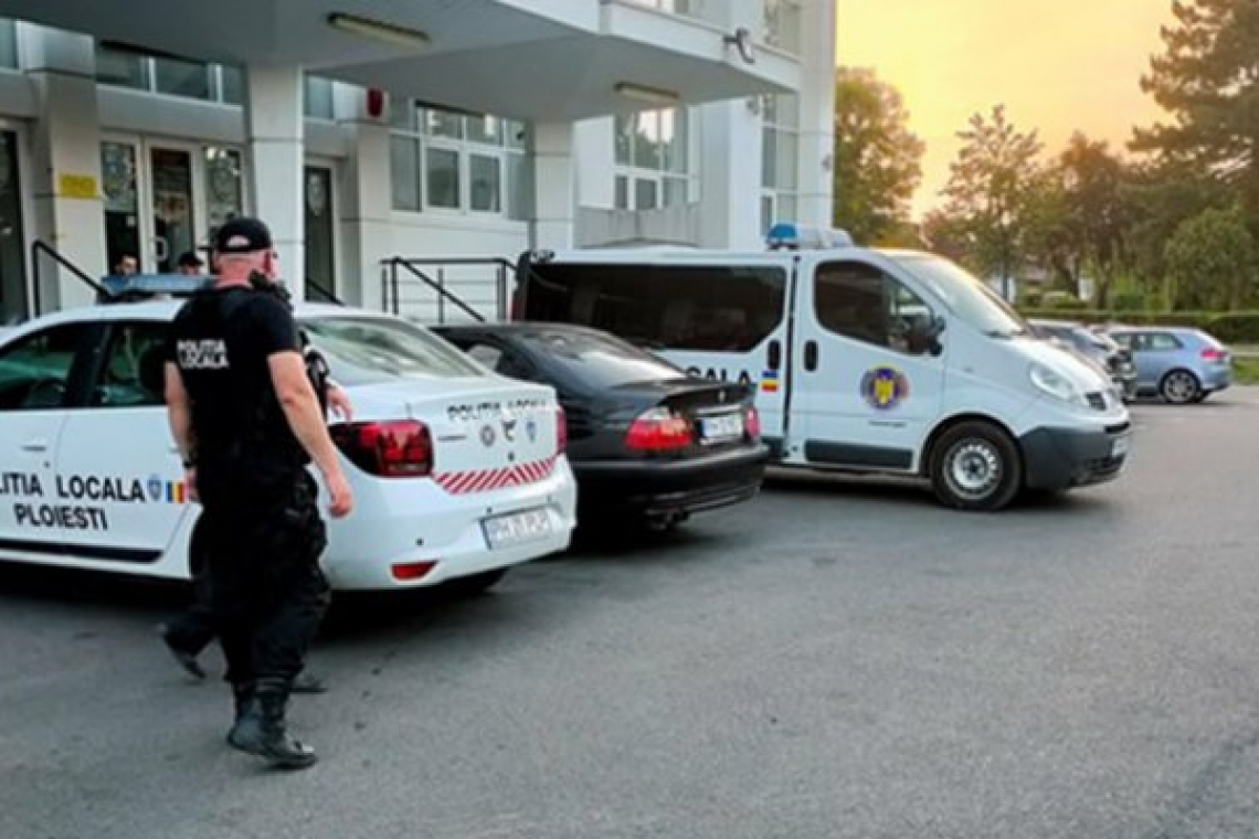 Minor înarmat cu pistol şi cuţit, depistat de polițiștii locali ploieșteni
