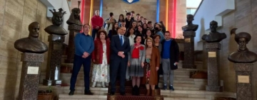 30 de liceeni din Italia ,Grecia și Bulgaria, în vizită la Prefectura Prahova