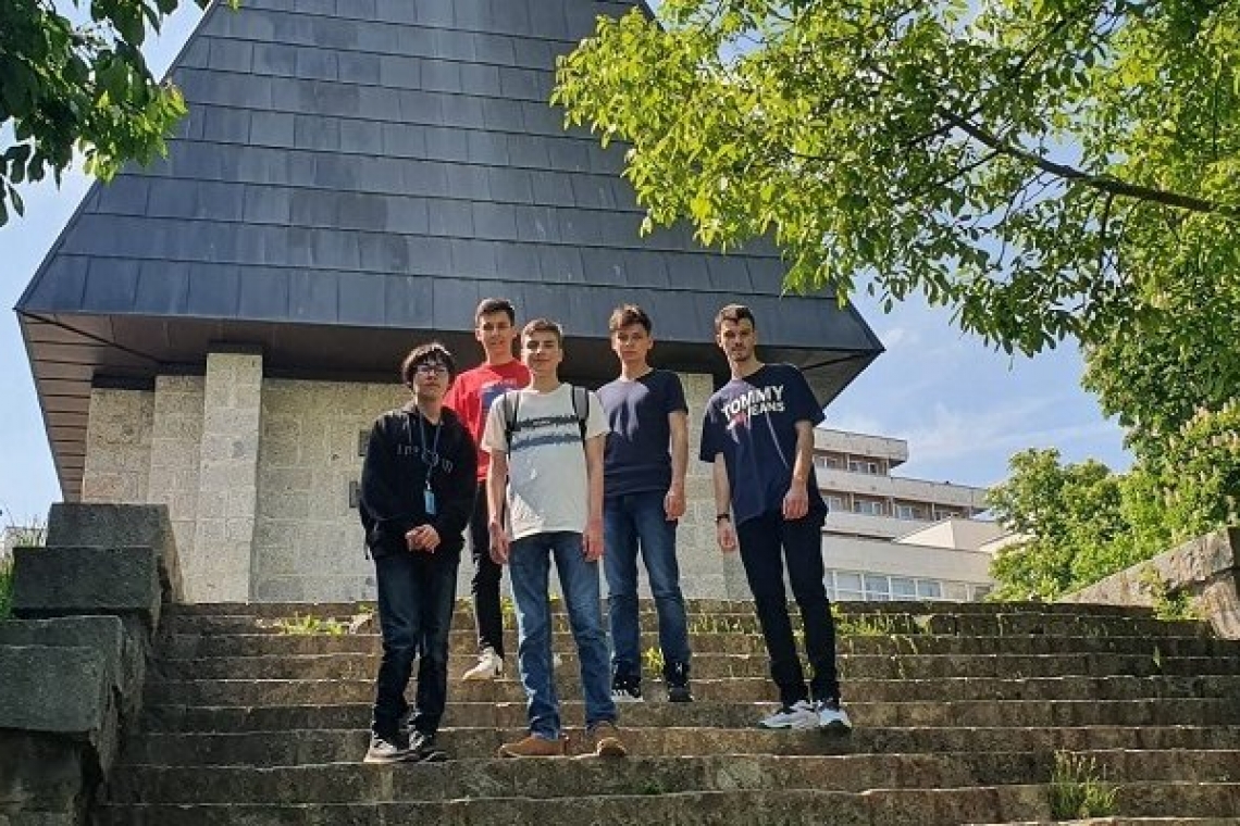 Cinci elevi de la CNILC Ploiești, în loturile României pentru competițiile internaționale de Informatică