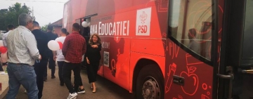 Proiect TSD. Caravana Educației a ajuns în Boldești-Scăieni pentru a oferi meditații gratuite elevilor de clasa VIII
