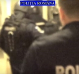 Percheziții în Ploiești la o persoană bănuită de furt din locuințe