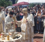 Patriarhul Daniel, prezent la Bucov. Are loc sfințirea bisericii Sfânta Treime