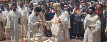 Patriarhul Daniel, prezent la Bucov. Are loc sfințirea bisericii Sfânta Treime