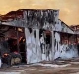 VIDEO Incendiu puternic la un depozit de furaje din Prahova