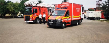 FOTO Patru autospeciale noi achiziționate cu fonduri UE au ajuns la ISU Prahova