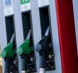 OUG privind acordarea unei reduceri de 0,5 lei/litru la carburant, pe ordinea de zi a şedinţei de Guvern