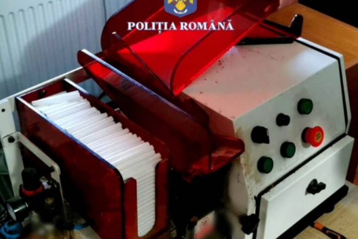 Percheziții de amploare în Prahova și alte județe la o grupare care prelucra și comercializa ilegal tutun