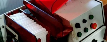 Percheziții de amploare în Prahova și alte județe la o grupare care prelucra și comercializa ilegal tutun