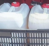 Cetățean din Republica Moldova, prins în flagrant la Ariceștii Rahtivani în timp ce fura vin dintr-un TIR