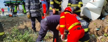 FOTO Accident grav pe Centura de Est a Ploieștiului. Trei persoane au ost rănite