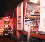 Incendiu violent în Prahova. Ard două locuințe