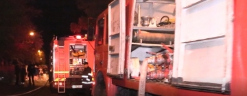 Incendiu violent în Prahova. Ard două locuințe