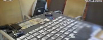 Prahovean arestat preventiv pentru trafic de droguri de mare risc