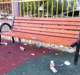 FOTO Loc de joacă din Ploiești, transformat în rampă de gunoi
