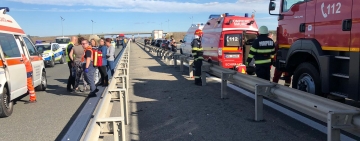 FOTO Accident grav pe Autostrada București - Ploiești.Două persoane, transportate la spital  în stare de comă