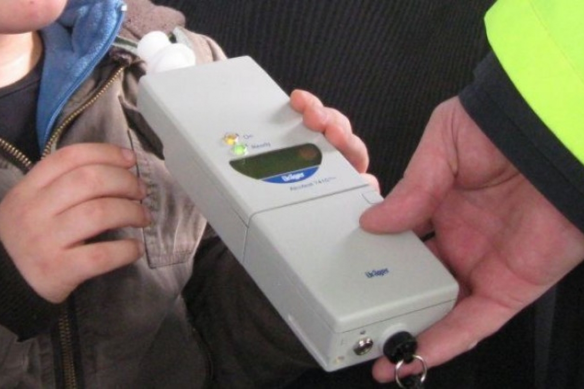 Șofer ploieștean prins mort de beat, la volan, într-o stație de autobuz de pe Bd. Republicii