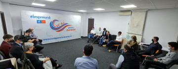 Peste 100 de persoane au demisionat din USR Prahova