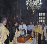 Racla cu veșmântul Sf. Mucenițe Filofteia, sfințită în comuna Florești