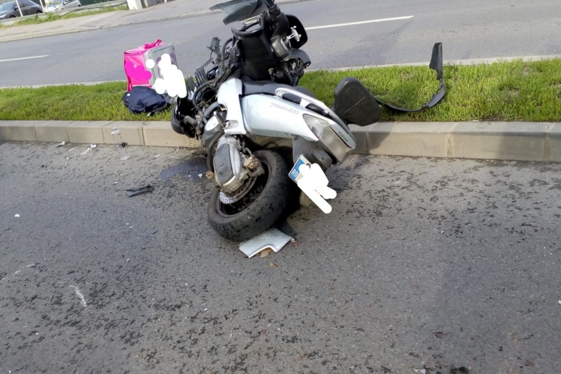 Moped implicat într-un accident în Ploiești