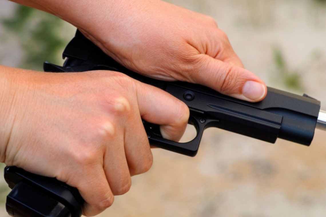 Un elev din Ploiești a intrat în școală cu un pistol de air-soft.  Poliția alertată la două luni de la incident