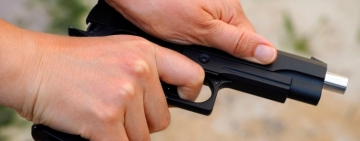 Un elev din Ploiești a intrat în școală cu un pistol de air-soft.  Poliția alertată la două luni de la incident