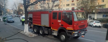 FOTO Incendiu la o cofetări din Câmpina