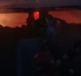 VIDEO Casă distrusă de flăcări în Vălenii de munte. Cauza incendiului