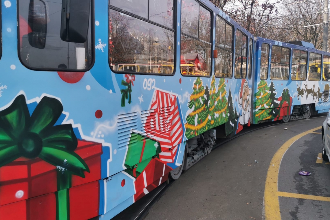 Tramvaiul lui Moș Crăciun ajunge la Ploiești 