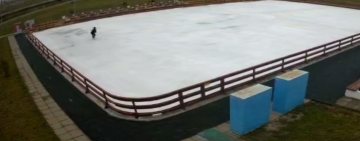 A fost deschis patinoarul din Parcul Municipal Vest
