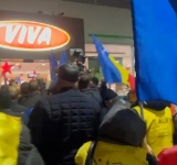 Activitatea benzinăriei OMV de pe B-dul Republicii, blocată de membrii AUR